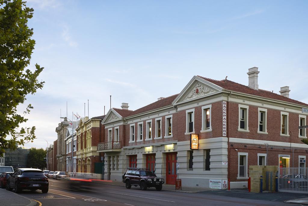 Old Fire Station Backpackers Hostel Perth Buitenkant foto