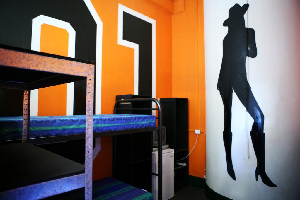 Old Fire Station Backpackers Hostel Perth Buitenkant foto