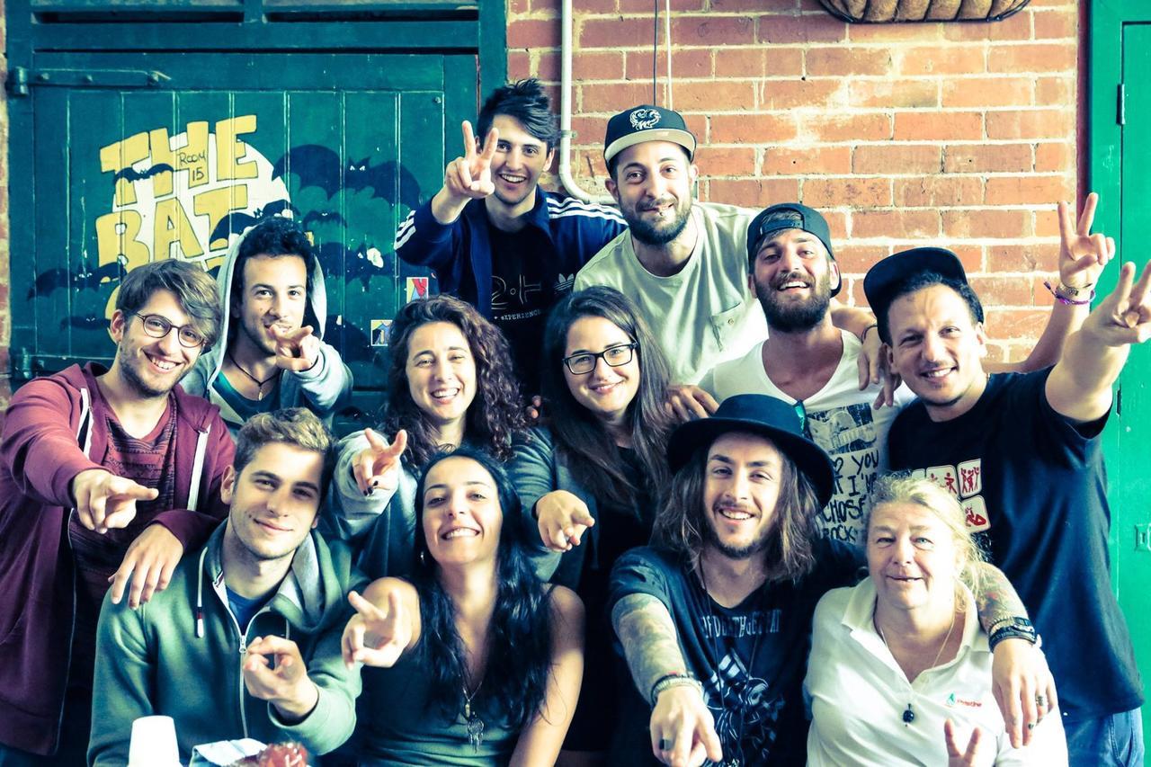 Old Fire Station Backpackers Hostel Perth Buitenkant foto